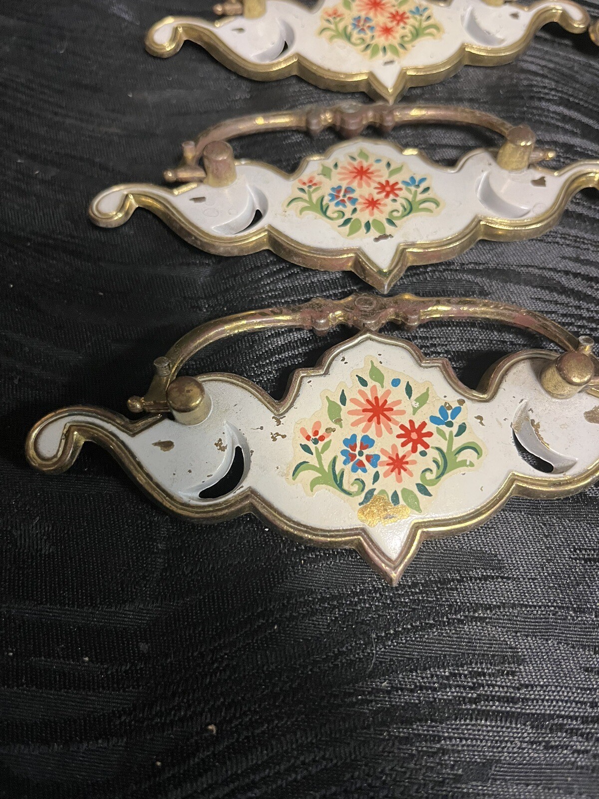 8pc Vintage Brass Drop Bale Dresser Cabinet Drawer Pulls White Floral Design
