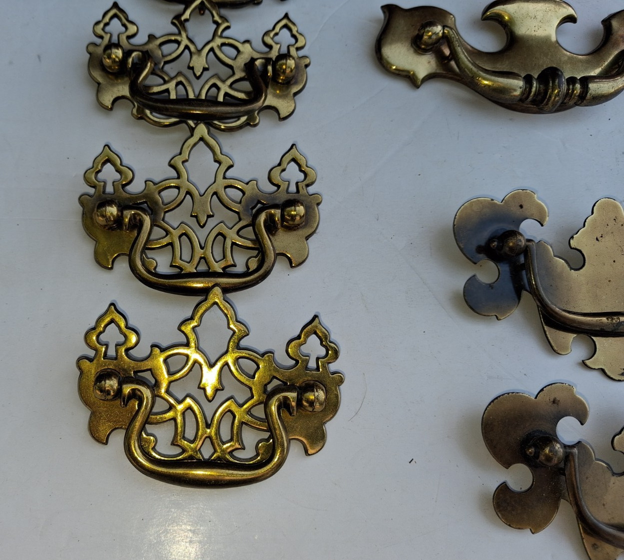 LOT OF VINTAGE ORNATE PULLS DRAWER HANDLES NO HARDWARE