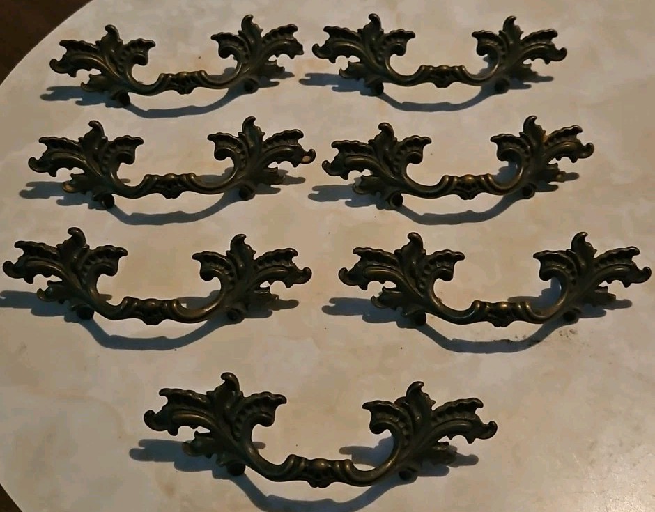 Lot Of 7 Vintage French Provincial Leaf Drawer Pull Handles W/original Screws