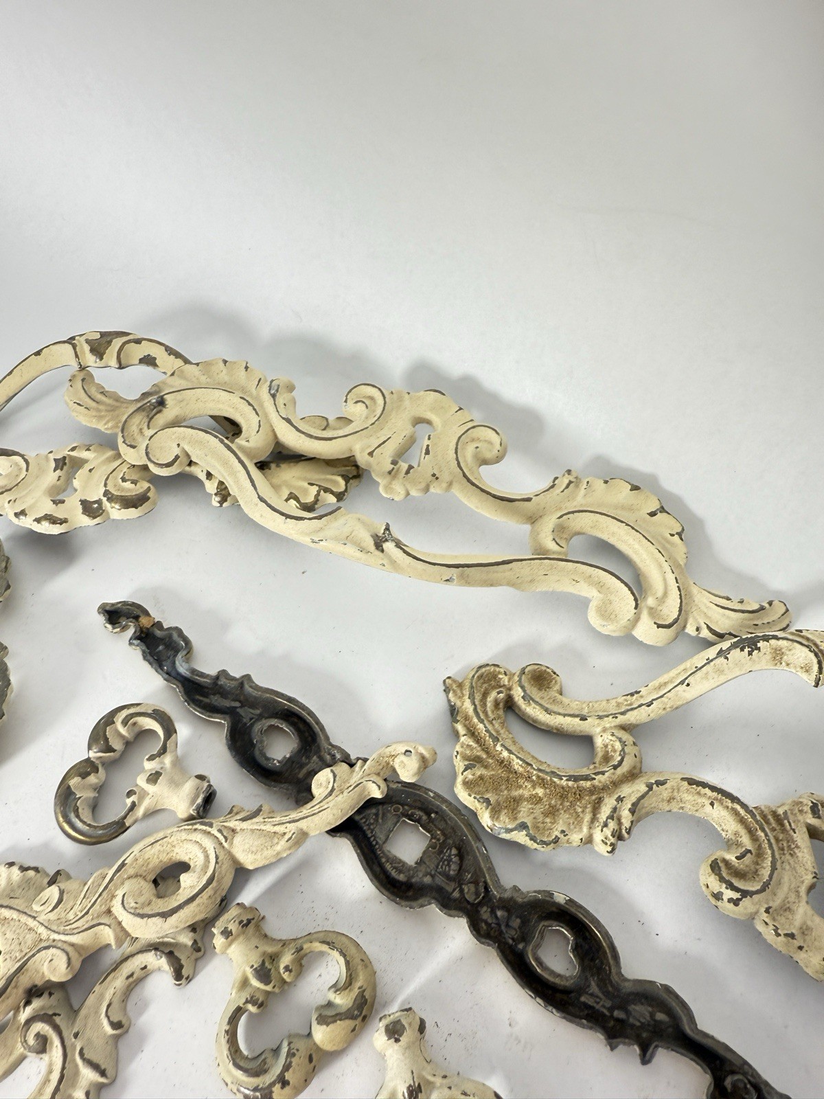 11 Pc VTG Drexel Heritage French Provincial Ornamental Drawer Knobs Pulls Accent