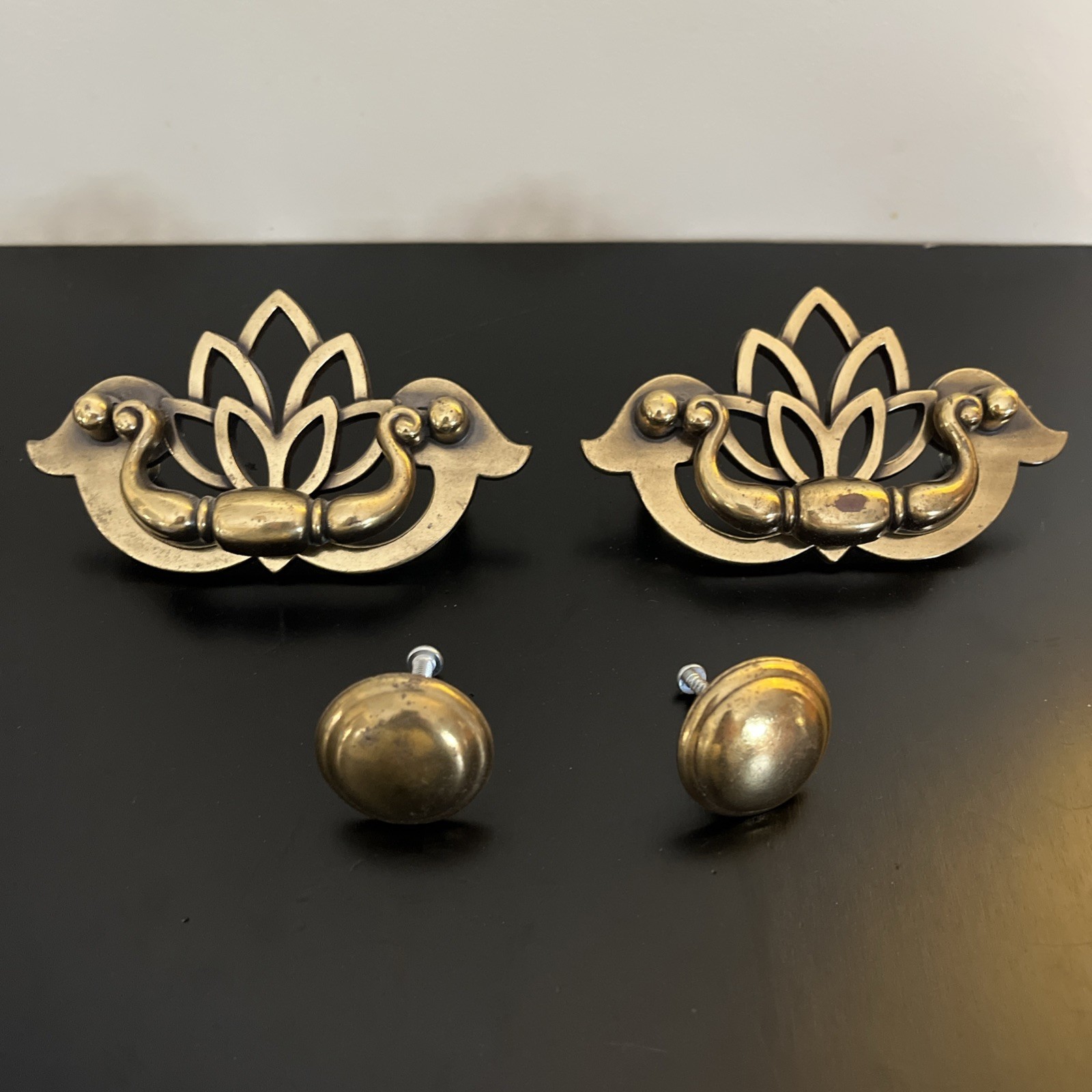 Vtg Chippendale Style Drawer Pulls and knobs Drop Handle Gold Brass Traditional