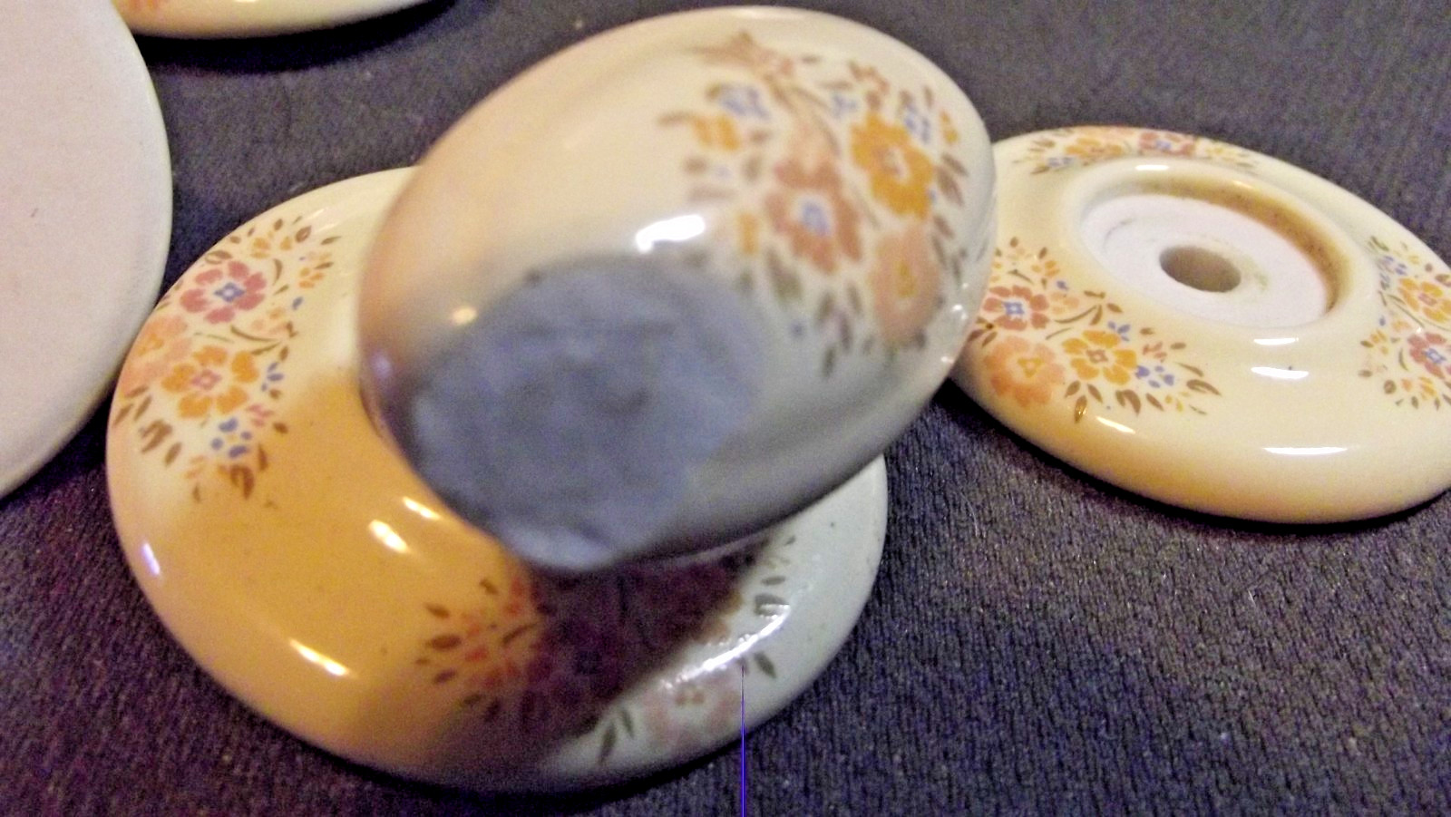 5 VTG Round Porcelain Drawer Pulls / Knob with BACK Plates FLORAL Design Japan