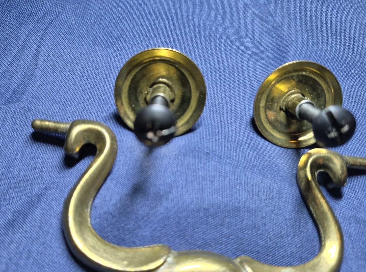 Vtg Bail Drop Pull Handle CB-1844 W/ Mounts And Screws Dark Aged Brass 3-7/8″