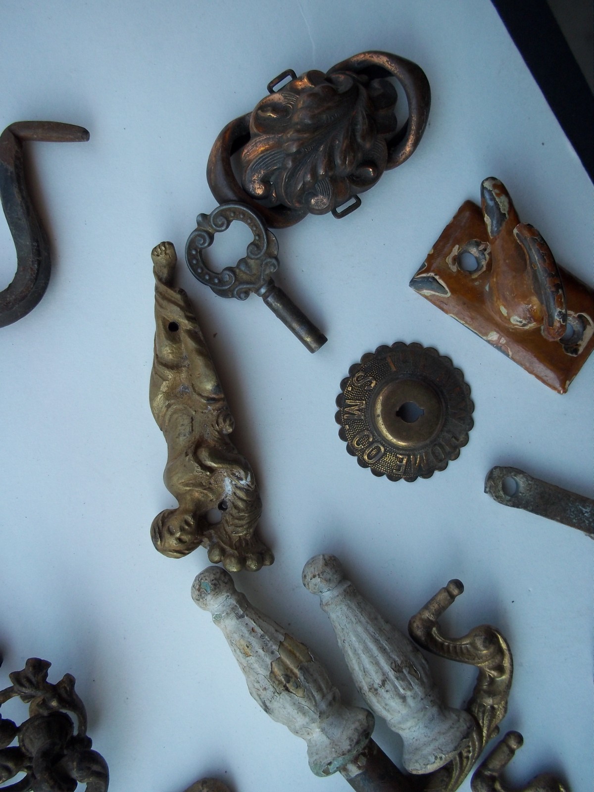 LOT ANTIQUE FURNITURE HARDWARE-PULLS,BAILS,HANDLES,ECT.