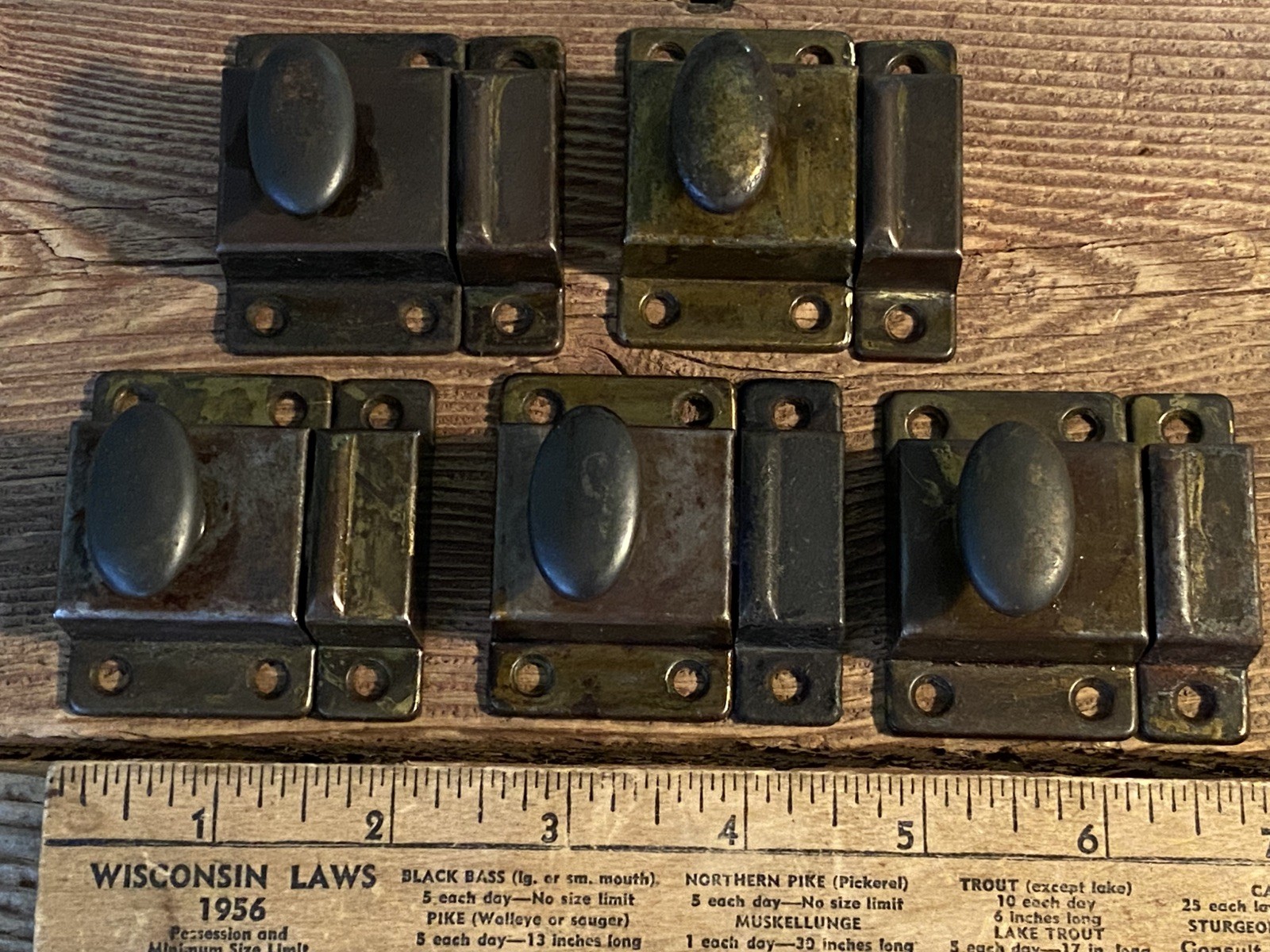 Vtg LOT of 8 Cabinet Cupboard Door Latch Closures & Keepers Twist Knob ALL Work!