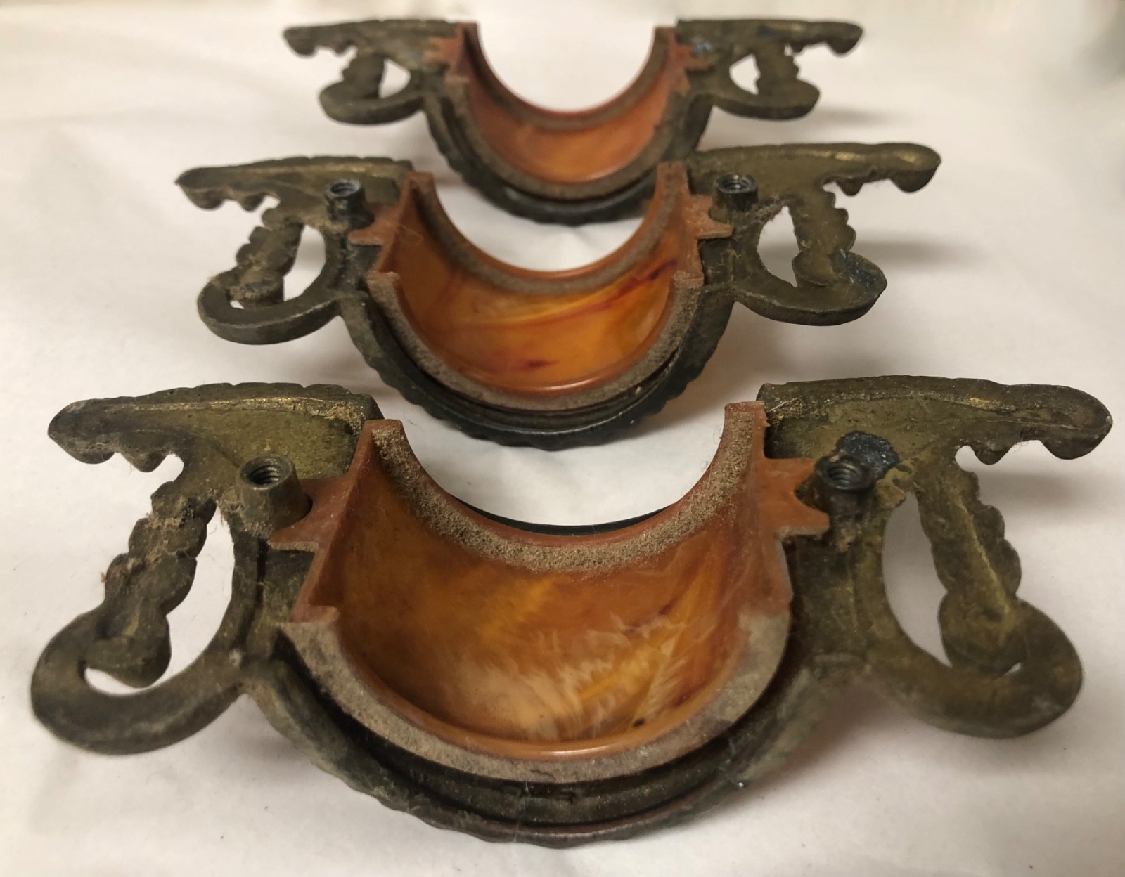 WATERFALL DRESSER PULL ART DECO BOW BUTTERSCOTCH BAKELITE IN CAST METAL VNTG SET