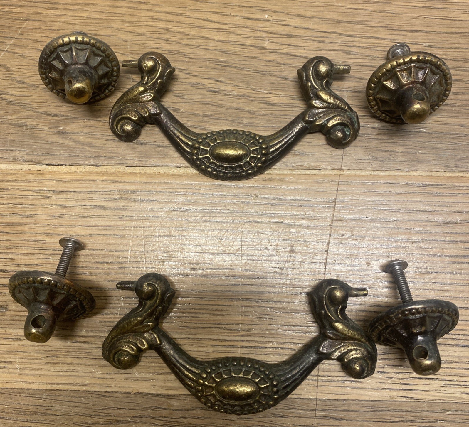 6 VTG Brass Ornate Victorian Brass Bail Drawer Handles & 5 Matching Round Knobs