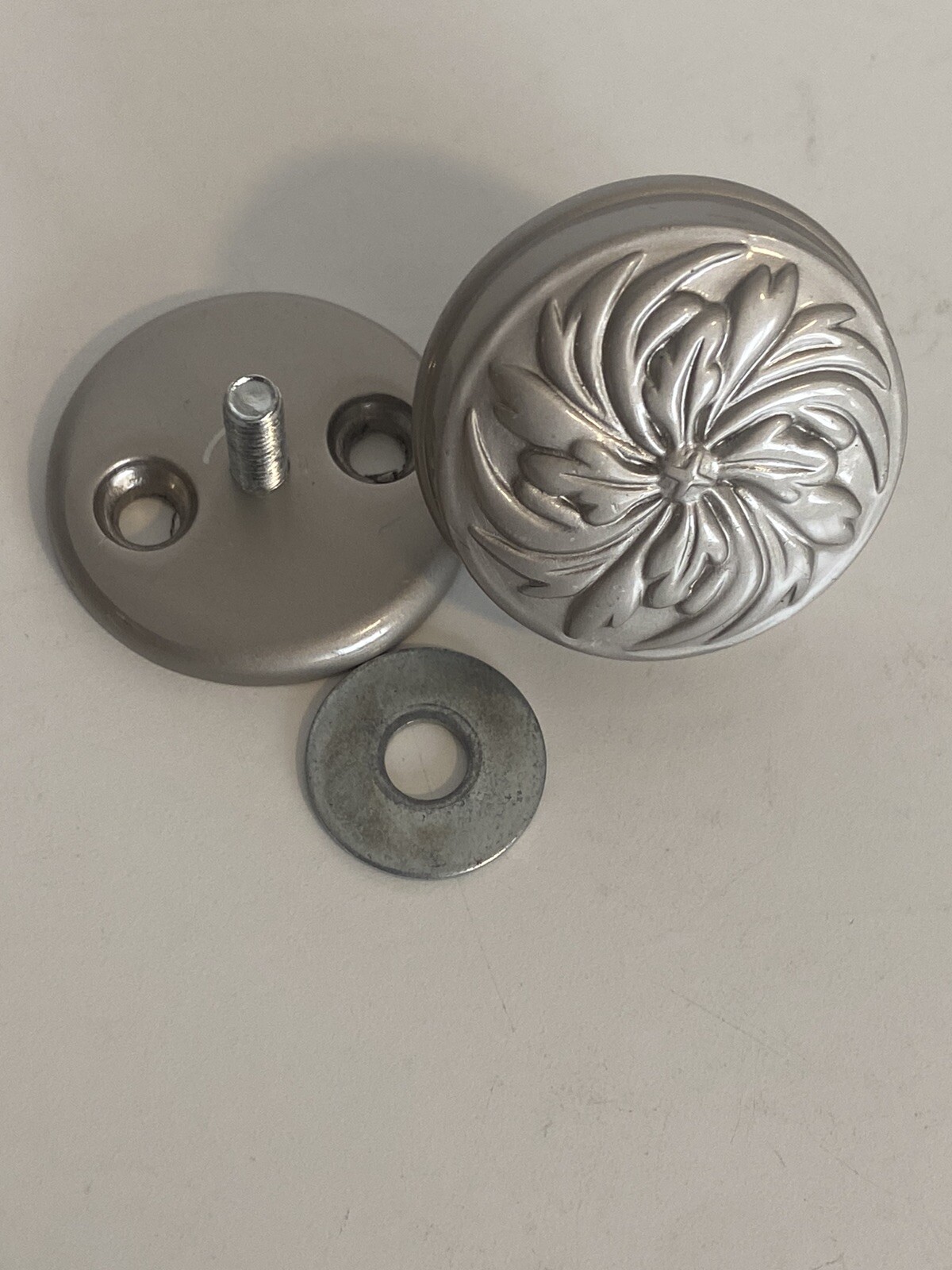 3x – Pewter Look Pulls Raised Floral 1-1/4” Round w/In/Out Mounting Bracket Read