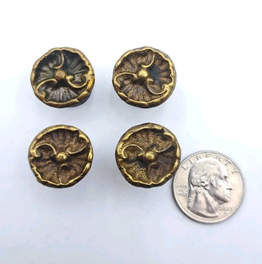Vintage Knobs Small Round Knob Drawer Pulls Cabinet Furniture Hardware Lot of 4