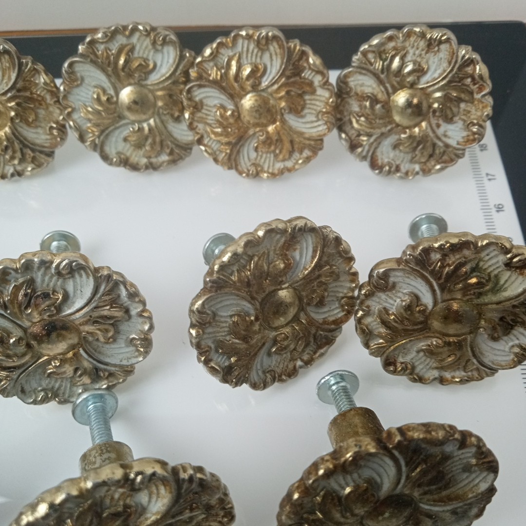 28 Rococo Art Nouveau Regency style gold tone furniture drawer Pulls Vtg Salvage