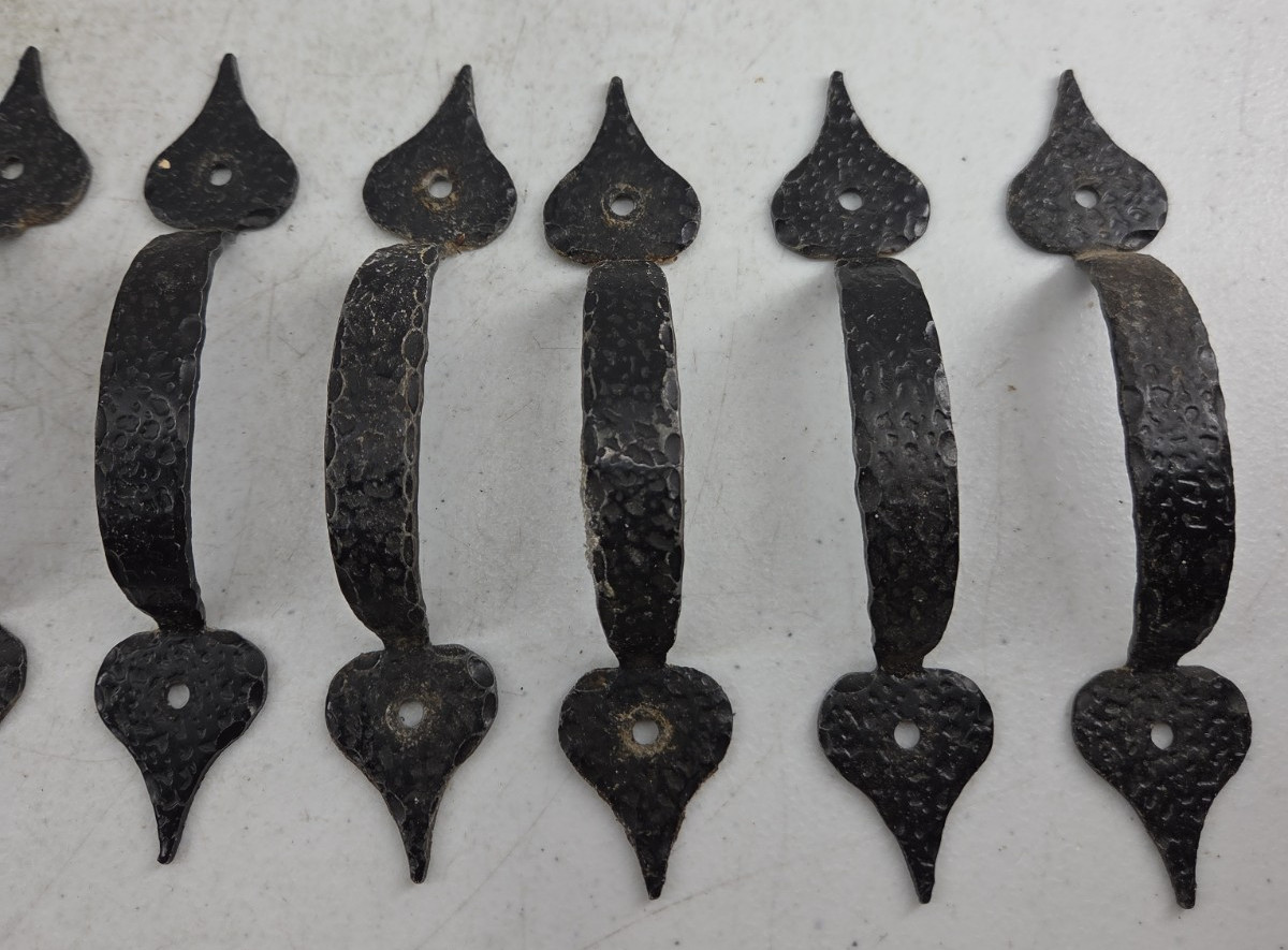Vintage Lot of 9 Drawer Pull Handles Hammered Pointed Handle Cupboard Black No 2