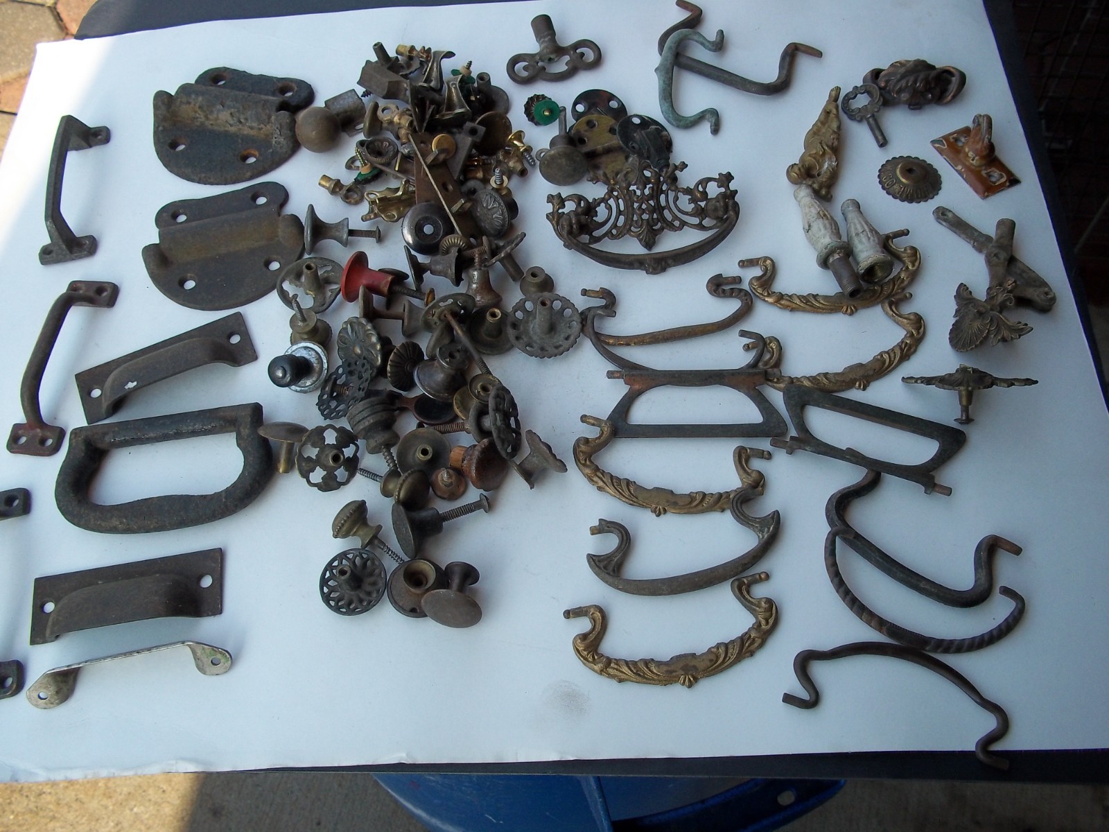 LOT ANTIQUE FURNITURE HARDWARE-PULLS,BAILS,HANDLES,ECT.