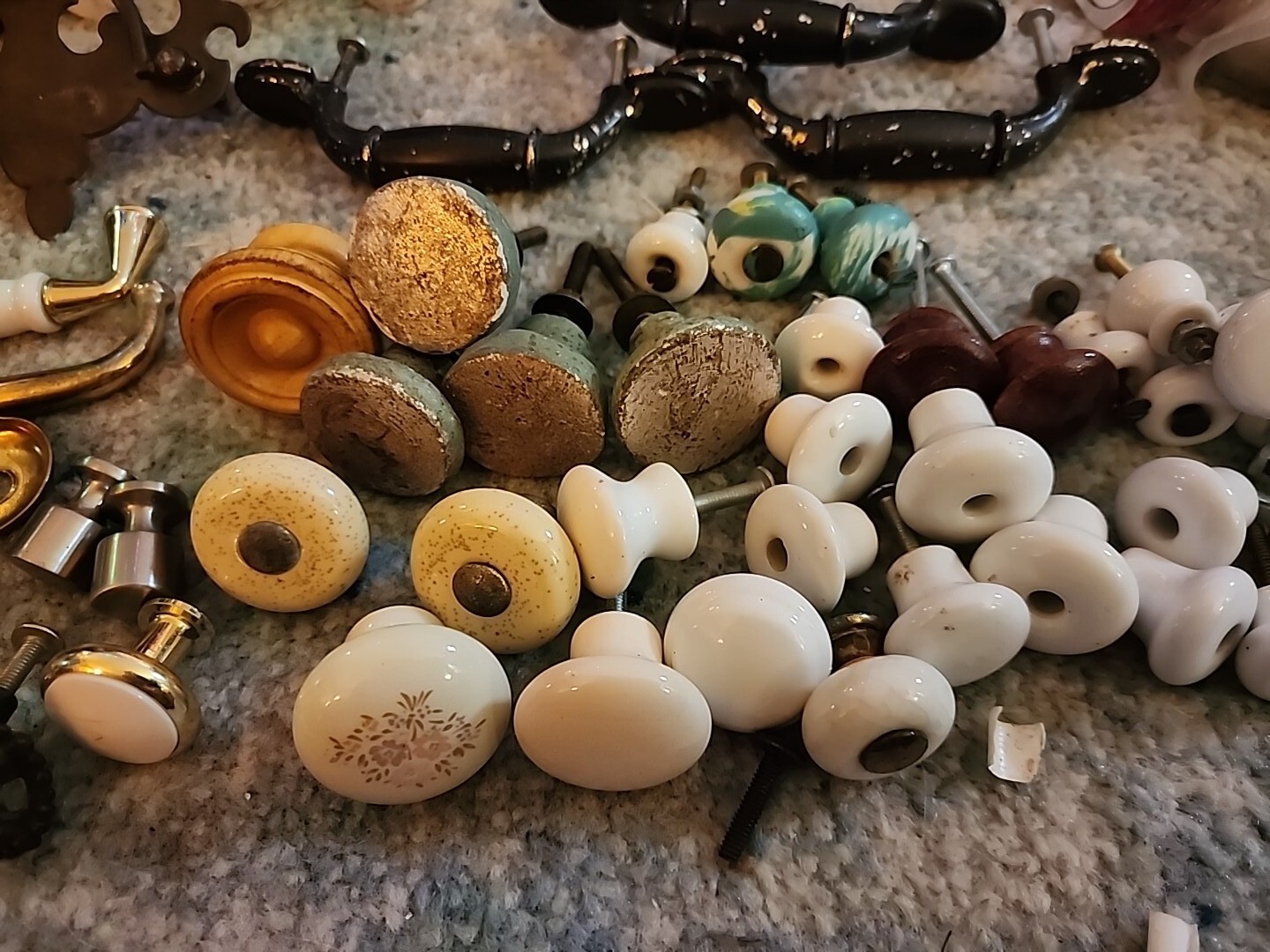 Lot Of Antique/vintage Drawer Pulls Brass Porcelain Wood Screws Some Sealed