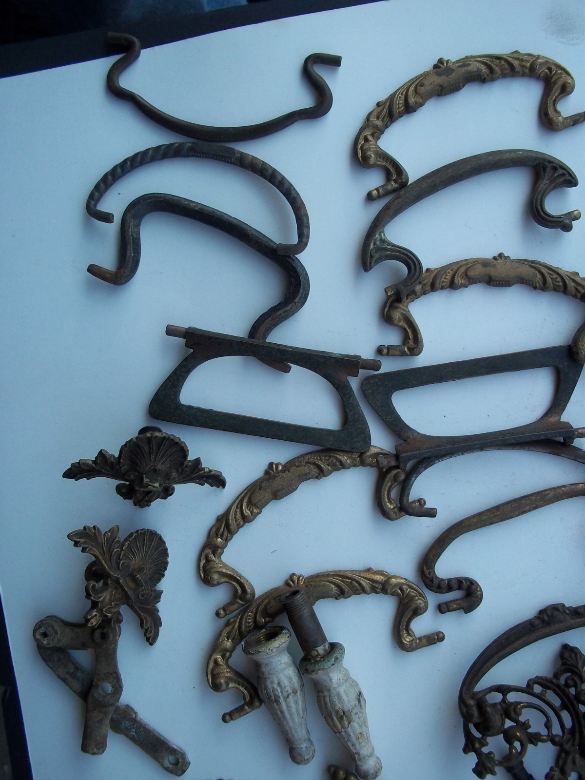 LOT ANTIQUE FURNITURE HARDWARE-PULLS,BAILS,HANDLES,ECT.