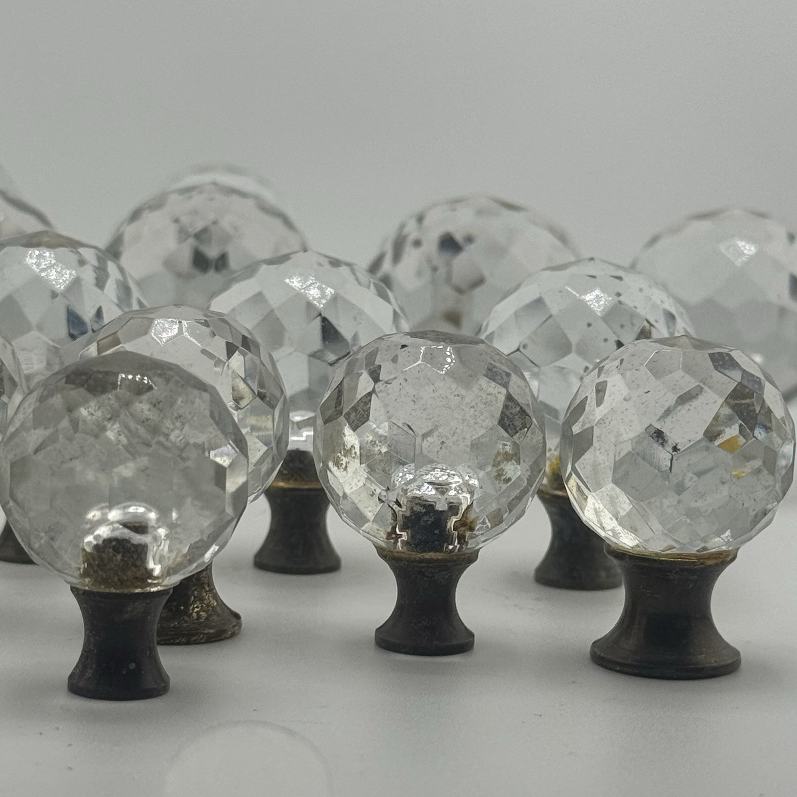 Lot 23 VTG 1930’s Faceted Glass Crystal Drawer Pulls Brass Cabinet Knobs 3 Sizes