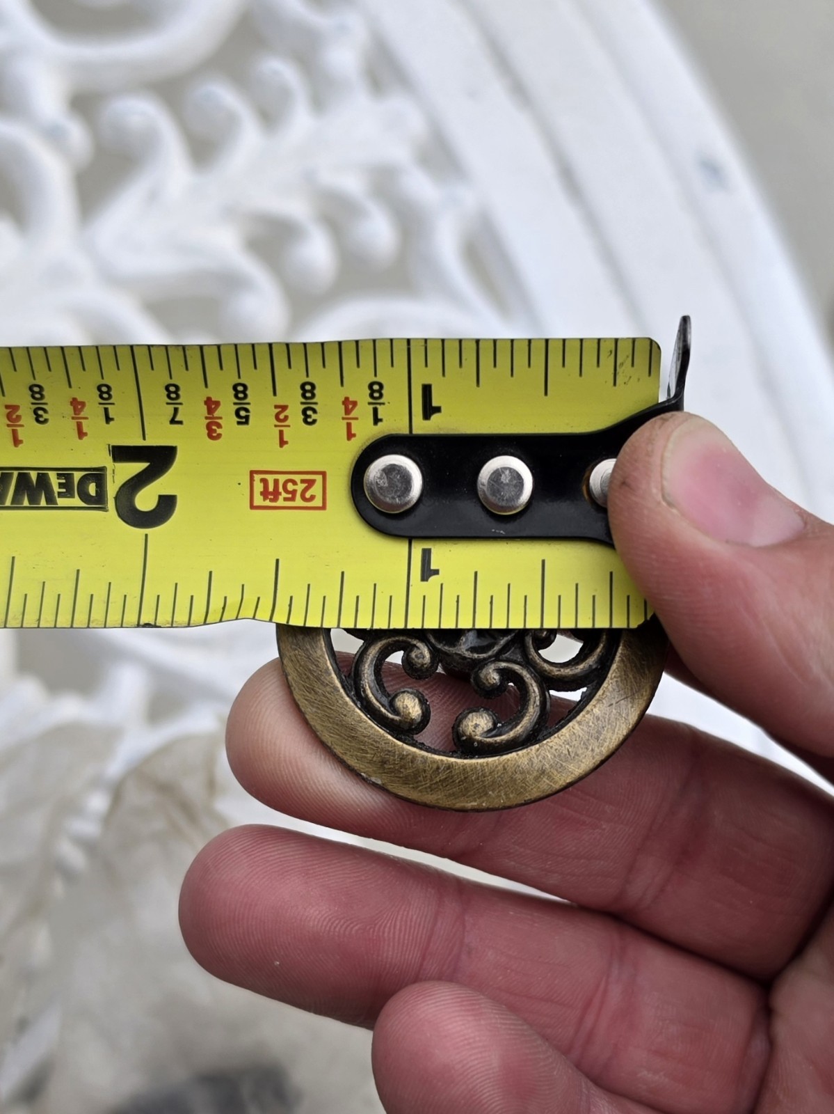 Lot Of 12 Vintage 1970s Brushed Brass Round Floral Cabinet Drawer Handles Pulls