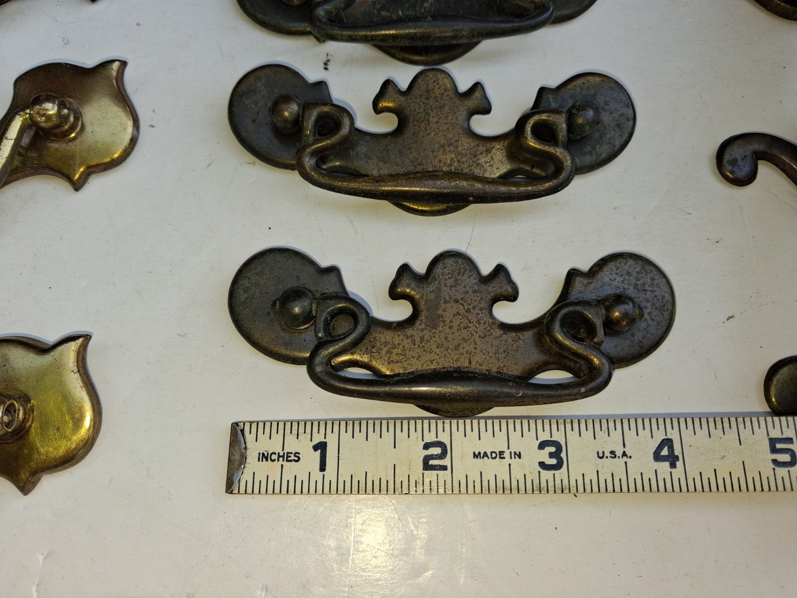 LOT OF VINTAGE ORNATE PULLS DRAWER HANDLES NO HARDWARE