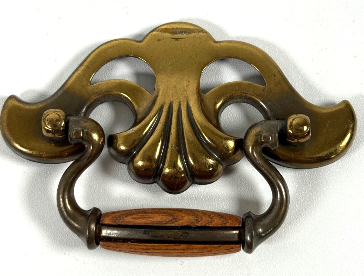 Vintage Set of 9 KBC Keeler Brass N10850 Shell Bail Drawer Pulls Wood Grips