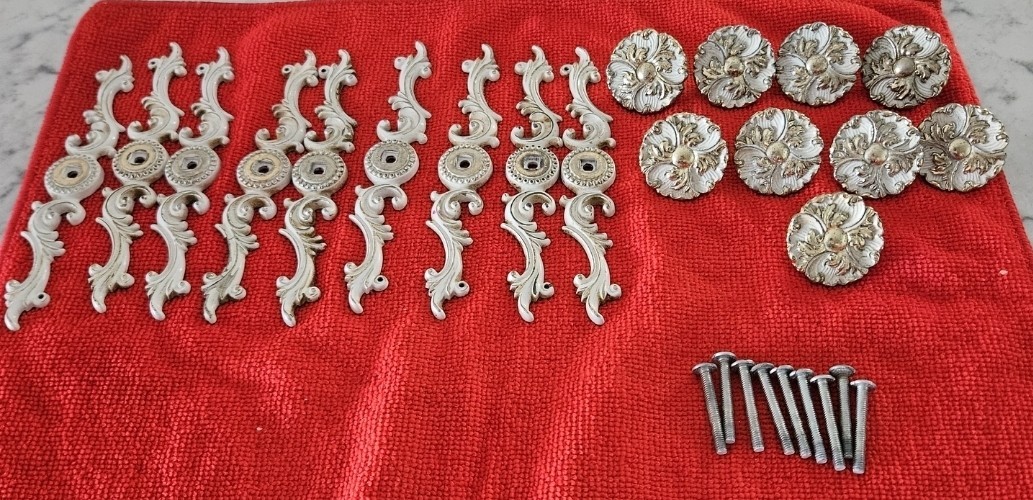 Vintage 1969 French Provincial Handel And Medallions Set Of 9