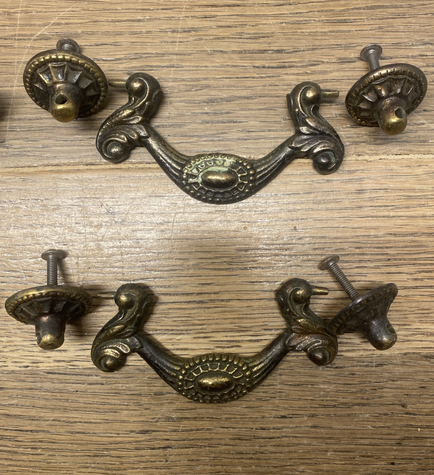 6 VTG Brass Ornate Victorian Brass Bail Drawer Handles & 5 Matching Round Knobs
