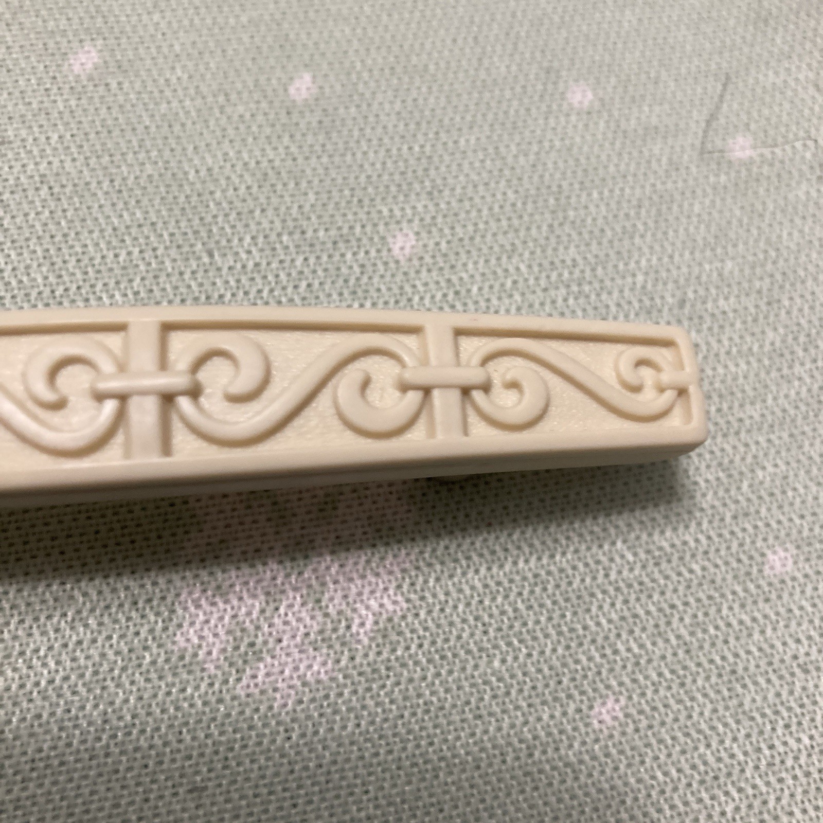 Beige Kitchen Cupboard Handles set of 4 Vtg Scrolled MCM Plastic Cabinet