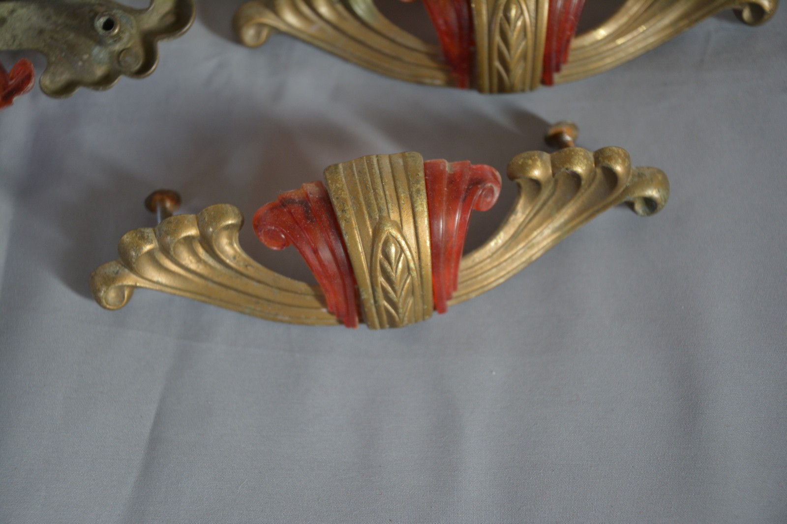 GREAT SET 6 ANTIQUE VINTAGE ART DECO DRESSER METAL DRAWER PULLS W BAKELITE