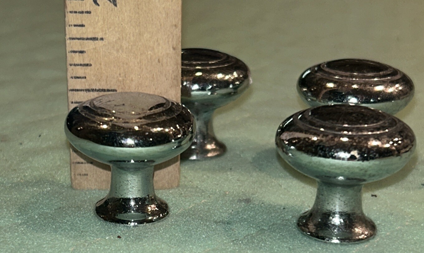 VINTAGE ART DECO CHROME DRAWER PULL CABINET DOOR KNOB Set of 4