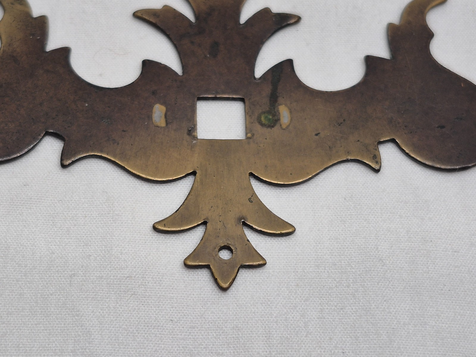 Antique Chippendale Colonial Drawer Cabinet Pull Back Plate Furniture Hardware