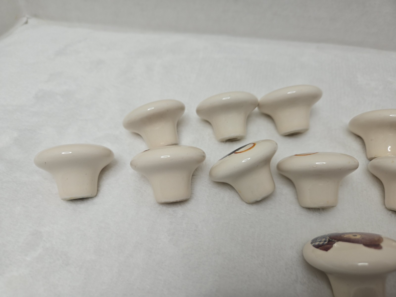 Set 18 Vintage 1 1/2″ Round Porcelain Drawer Pull Knobs, bears, bee, kettle