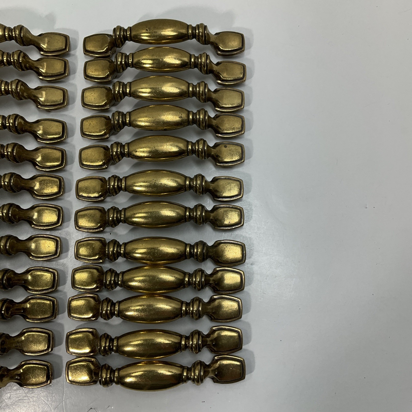 Keeler Brothers Corp. (KBC) 35 Pc. Vintage 1994 brass drawer pulls #N15736 Lot