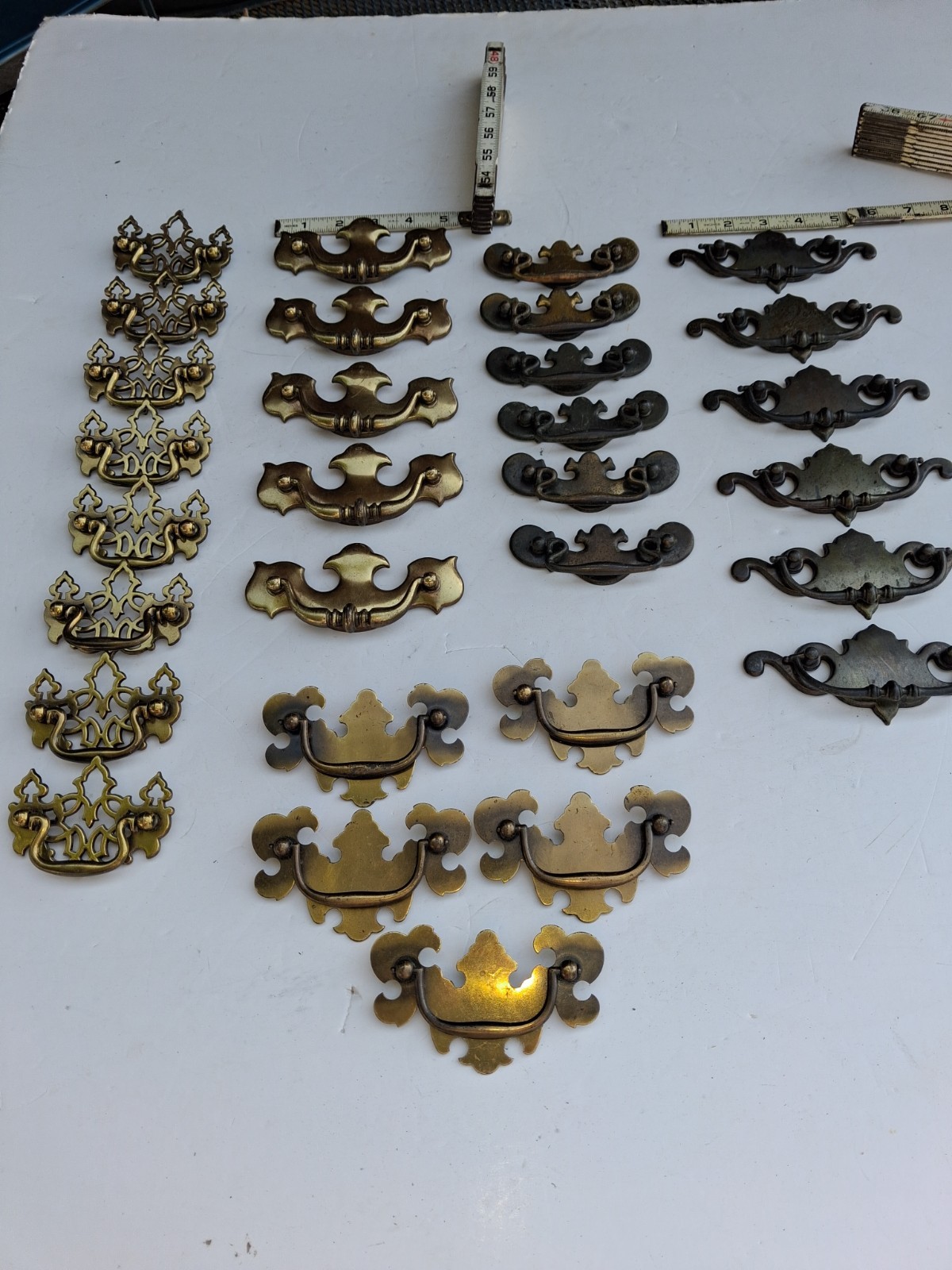 LOT OF VINTAGE ORNATE PULLS DRAWER HANDLES NO HARDWARE