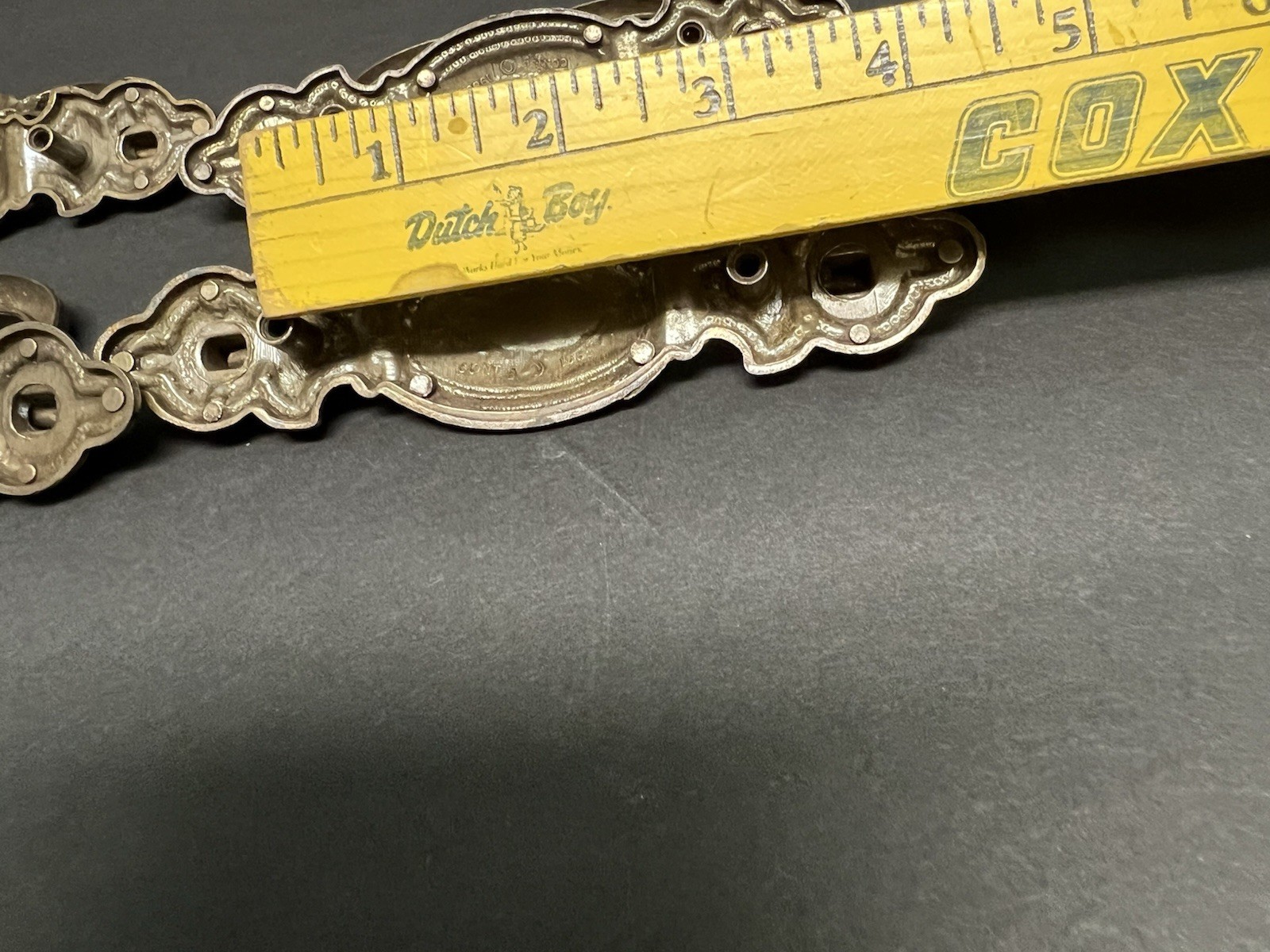 Lot (6) Vintage Bail Pull Features An Ornate Oval Backplate With Floral Design