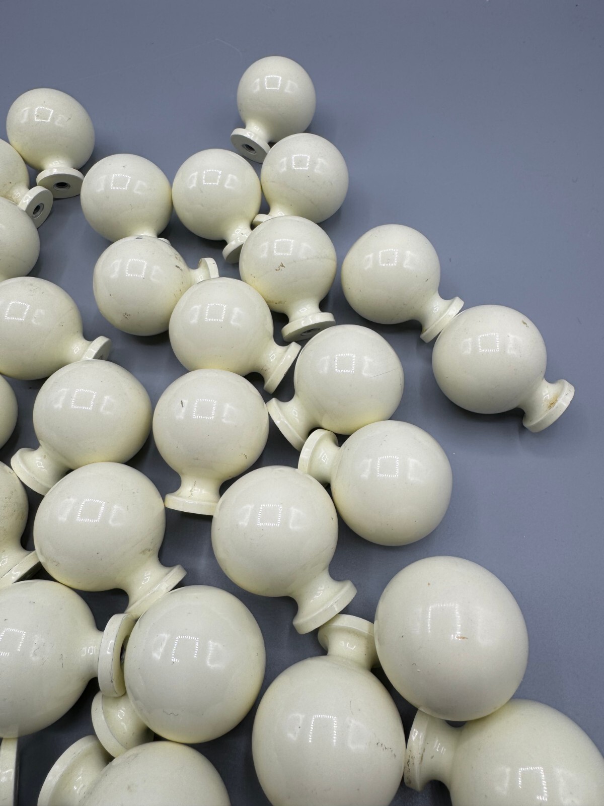 PAINTED ALUMINUM DREXEL DECLARATION STYLE: 37 KNOBS