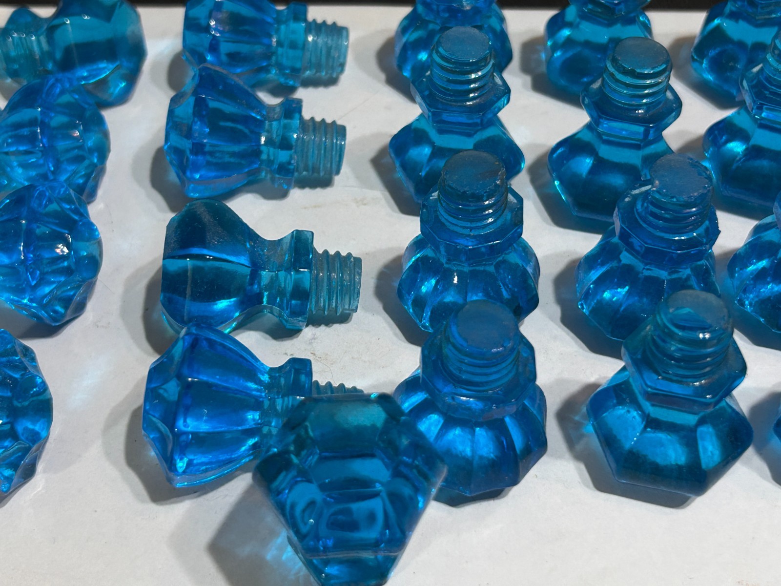 25 BEAUTIFUL ANTIQUE THREADED BLUE GLASS CABINET DOOR DRAWER PULLS KNOBS