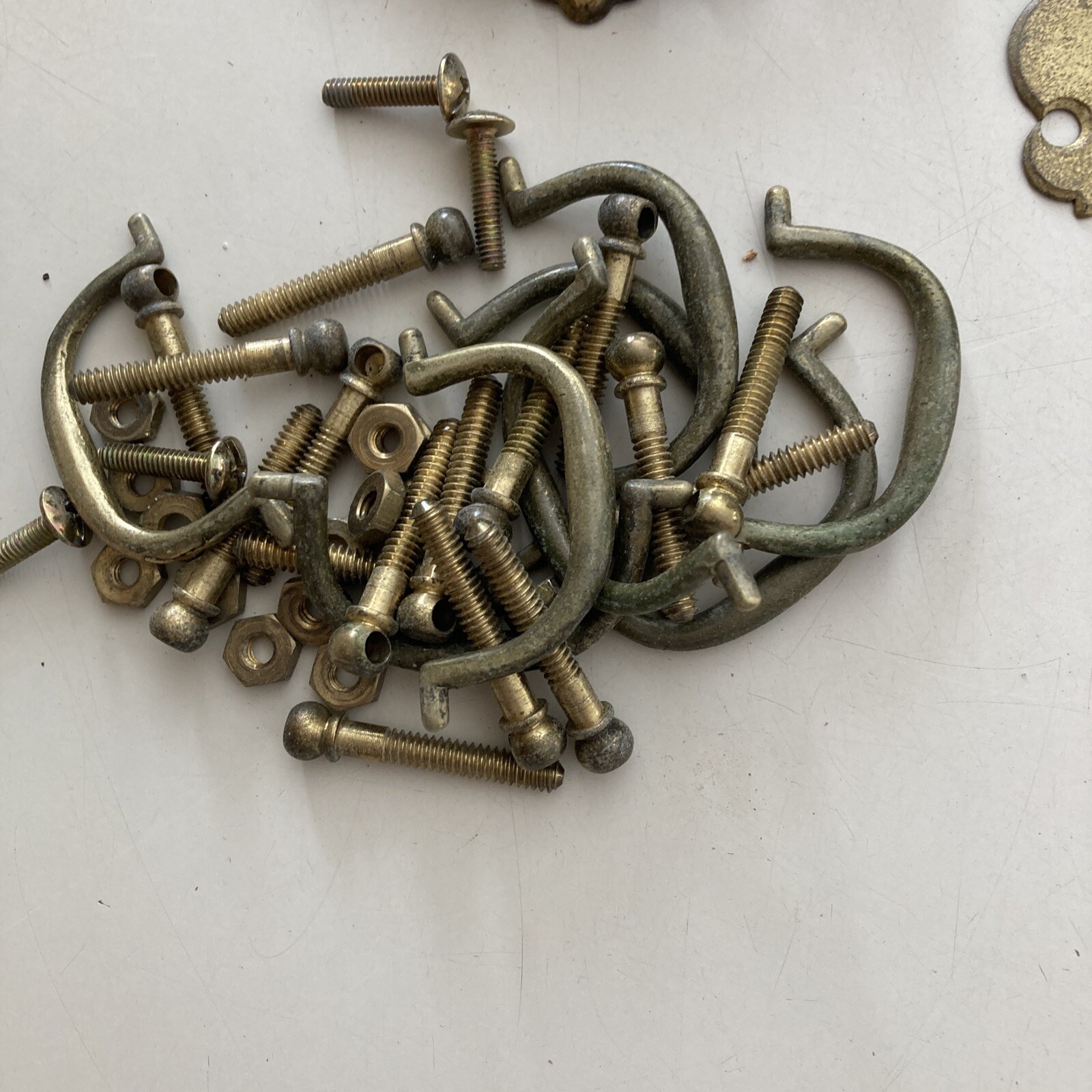 Vintage Hardware 8 Dresser Drawer Plates & 17 Dresser Drawer Pulls – mixed lot