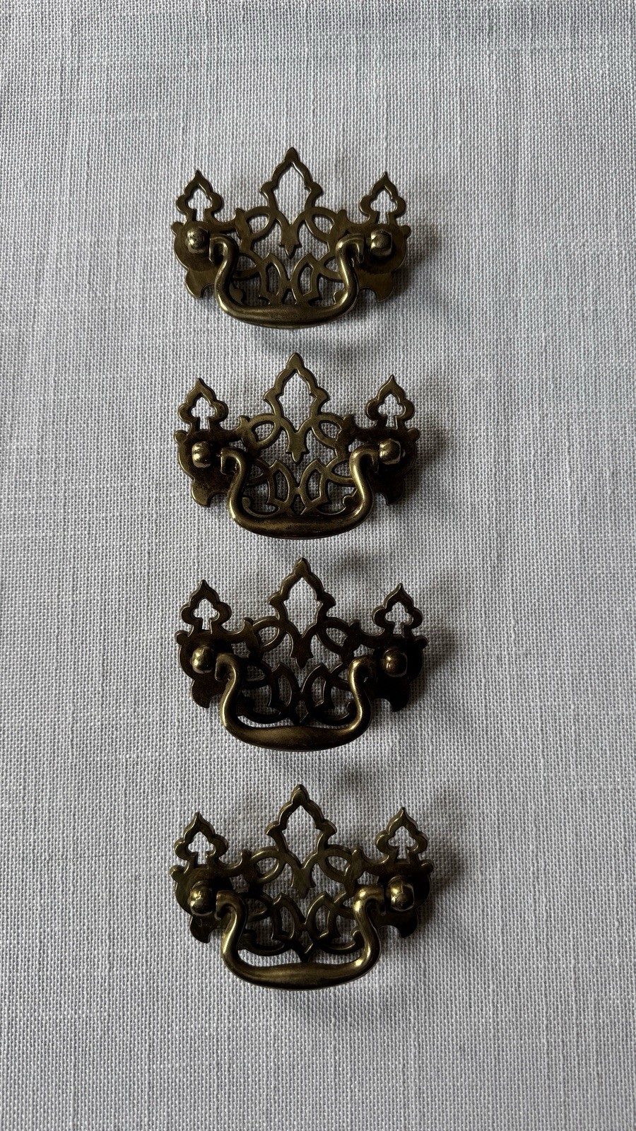 8 Vintage Brass Finish Drawer Pulls Used Hardware~2 1/2″ Cen – Cen