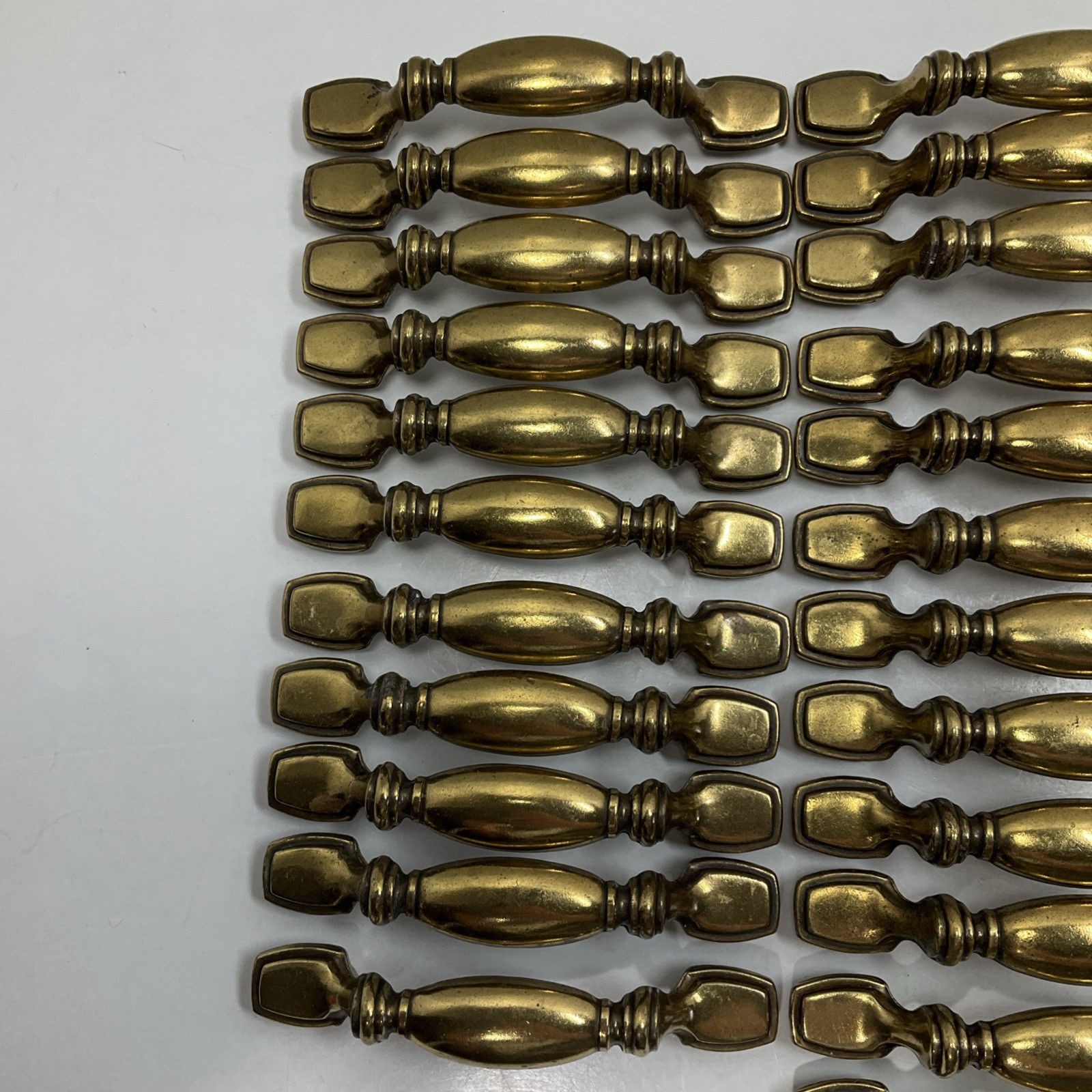 Keeler Brothers Corp. (KBC) 35 Pc. Vintage 1994 brass drawer pulls #N15736 Lot