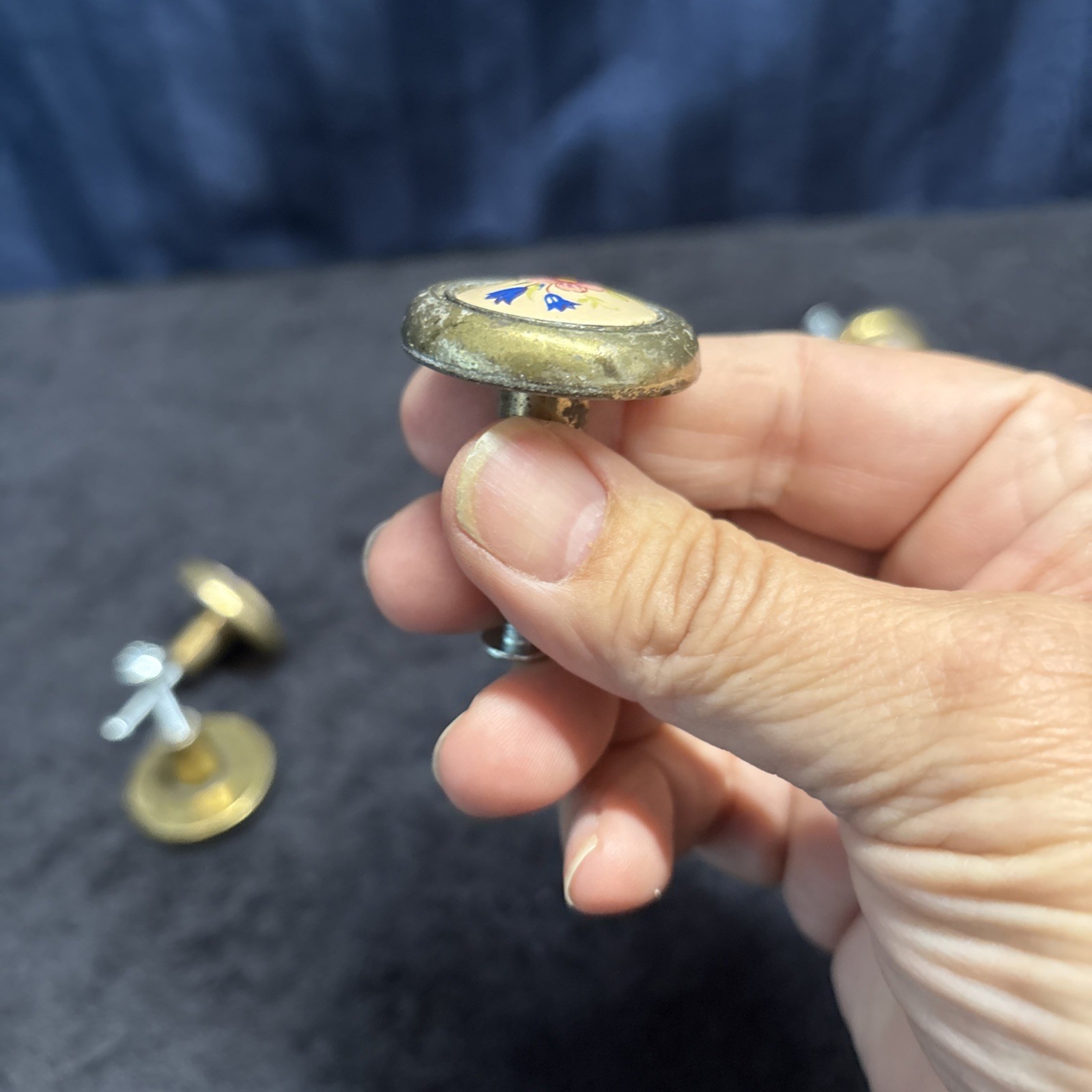 Lot of 4 Brass and Porcelain Blue/Pink Flower Drawer Pulls Door Knobs R7