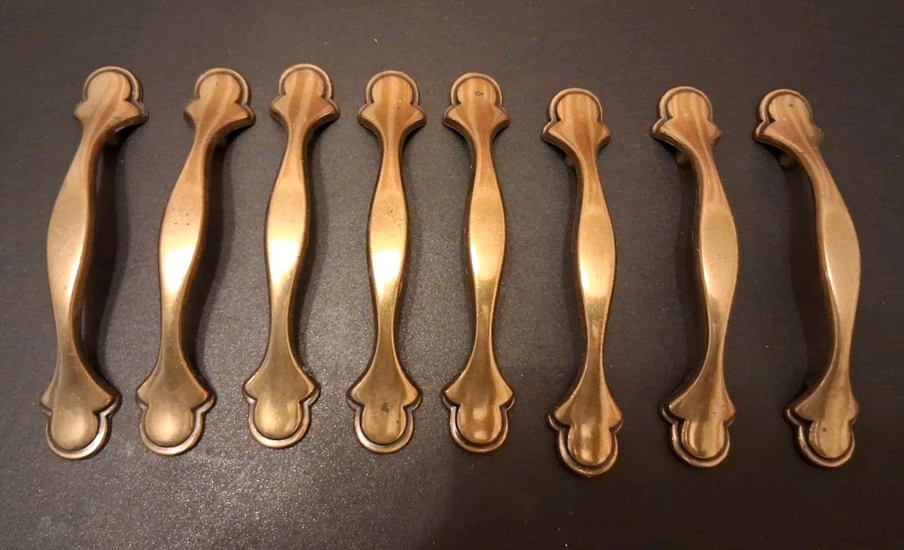 Allen & Roth Brass 8 Drawer Pull Handles w/Screws & 3 Assorted Handles & 2 Knob