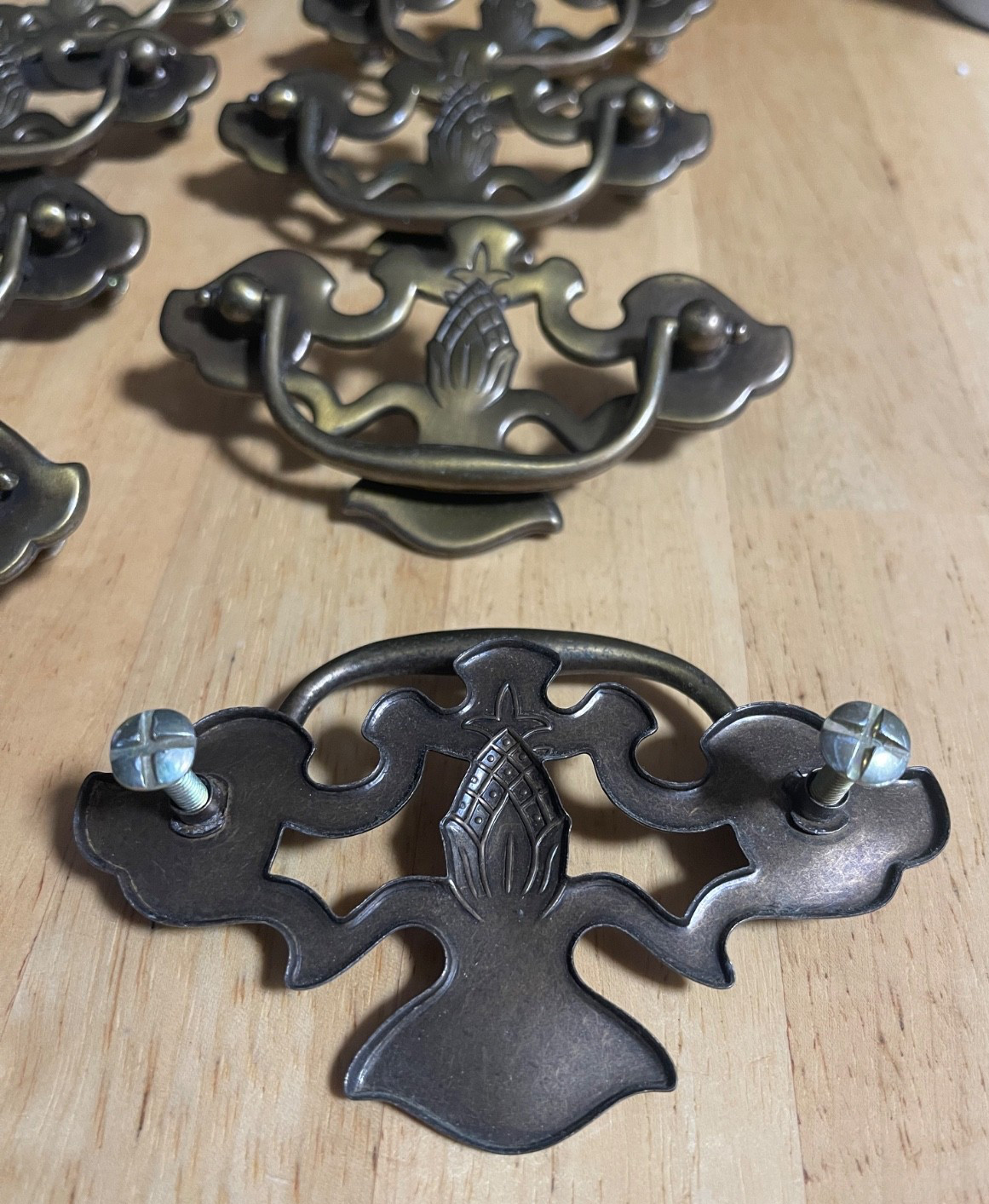 16 Pc VTG Bassett Aged Brass Pineapple Drop Bail Drawer Pull Handles w/ Screws
