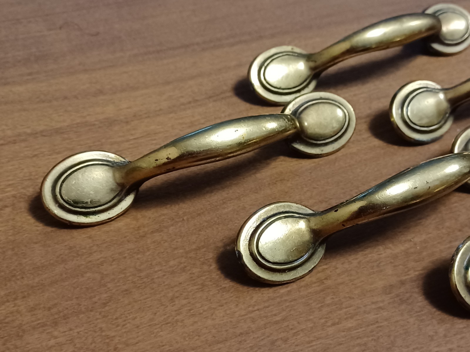Vintage KBC Drawer Pulls DISTRESSED Keeler Brass Co N16643 (Lot Of 7)