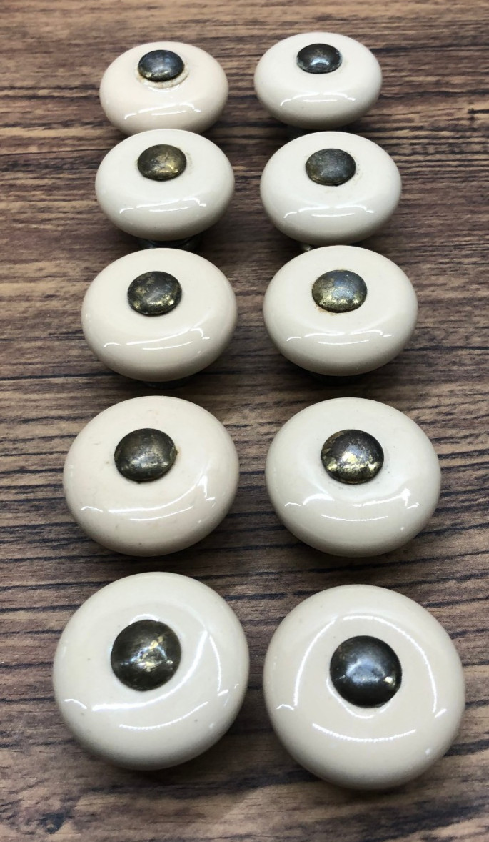 Vtg Lot of 10 Beige Porcelain Ceramic Cabinet Knobs Pulls 1.25″ Wide #085