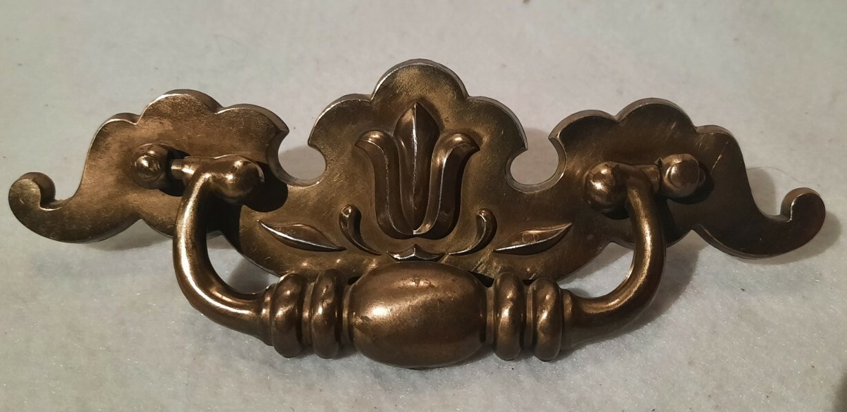 VINTAGE KEELER BRASS CO DRESSER PULLS FLORAL DESIGN LOT 8