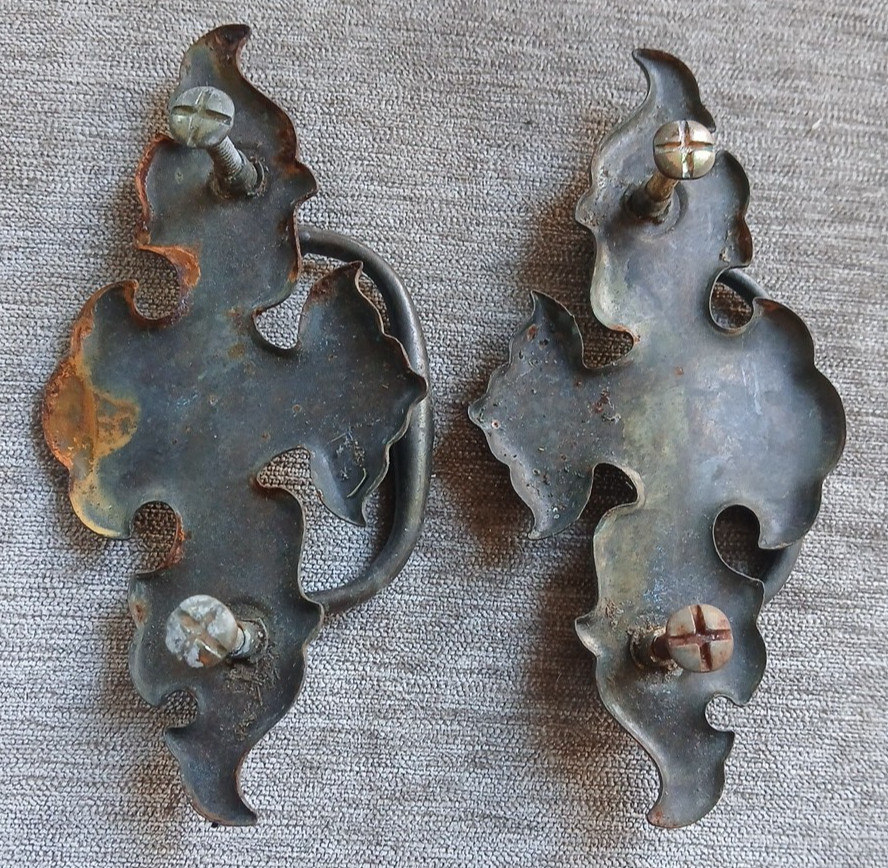 Set of 2 Batwing drawer pulls handel hardware with screws holes are 3″ on center