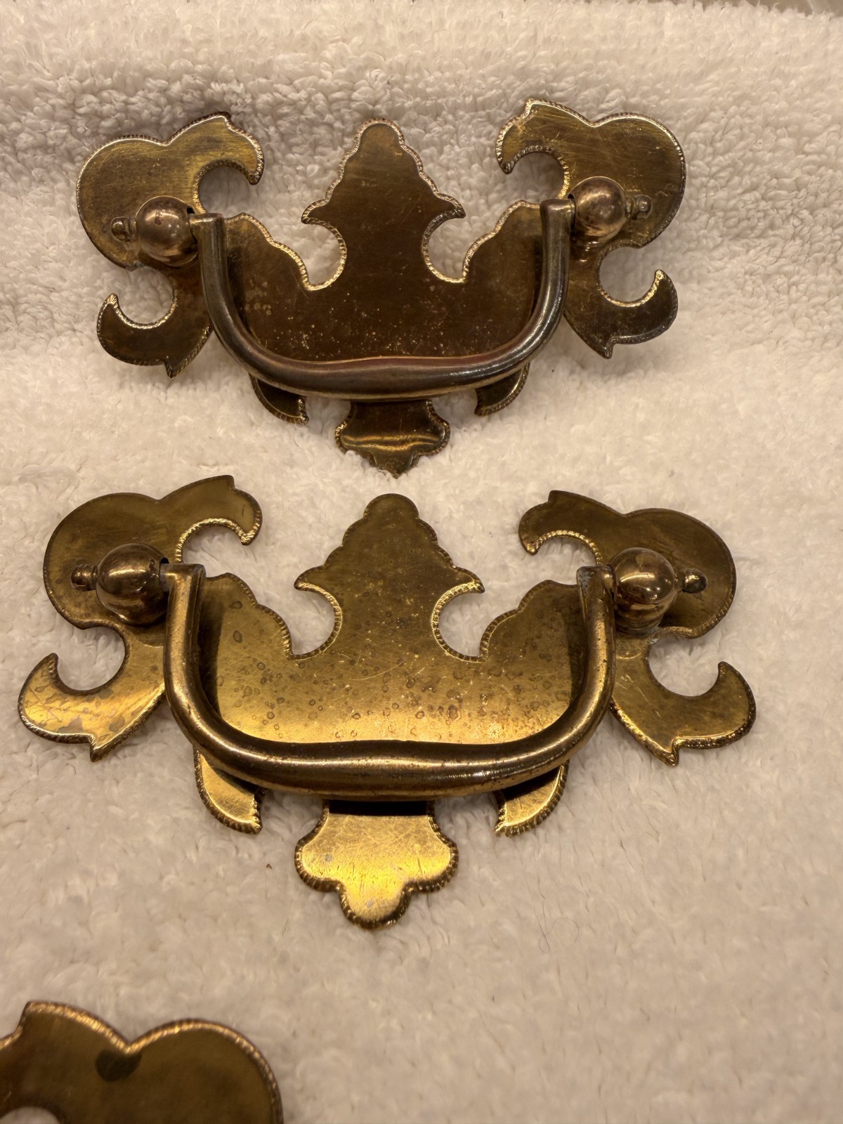 8 Vintage Unrestored Brass KBC K-8925 Chippendale Batwing Drawer Pulls