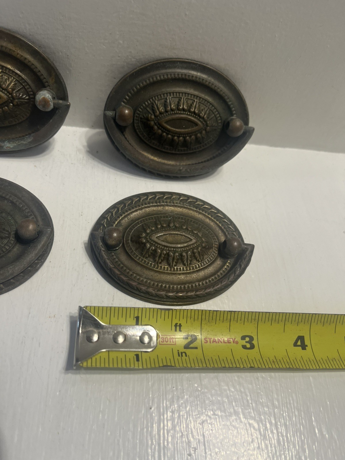 – (4) Hepplewhite Drawer Pulls Antique Brass Salvage Hardware No Fasteners
