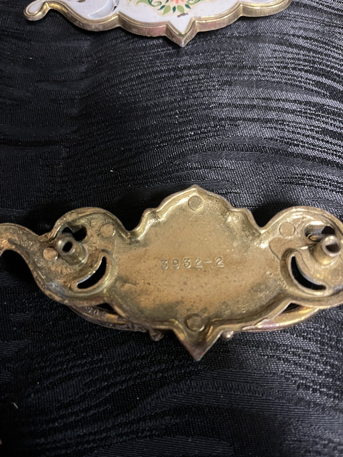 8pc Vintage Brass Drop Bale Dresser Cabinet Drawer Pulls White Floral Design