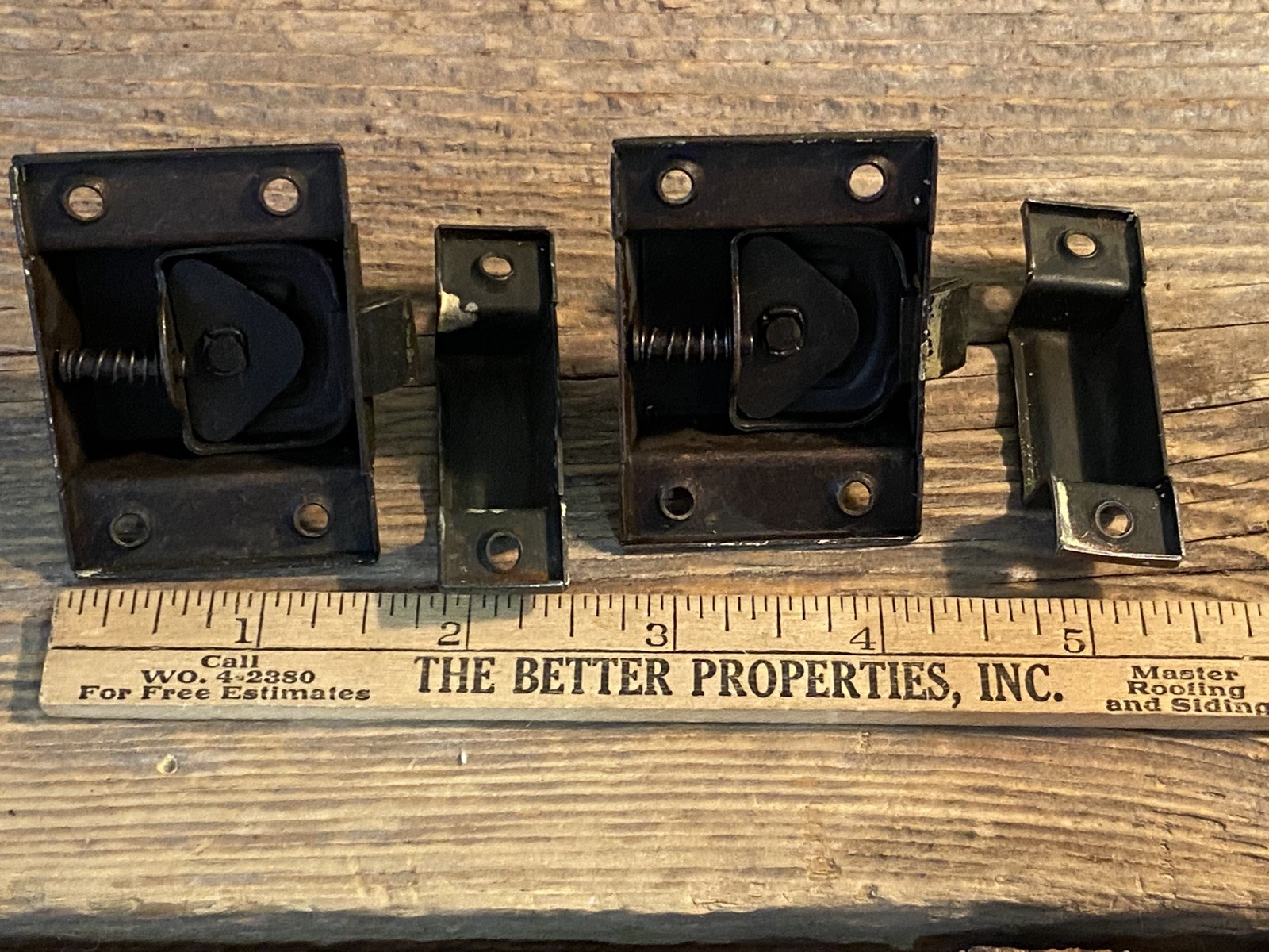 Vtg LOT of 8 Cabinet Cupboard Door Latch Closures & Keepers Twist Knob ALL Work!