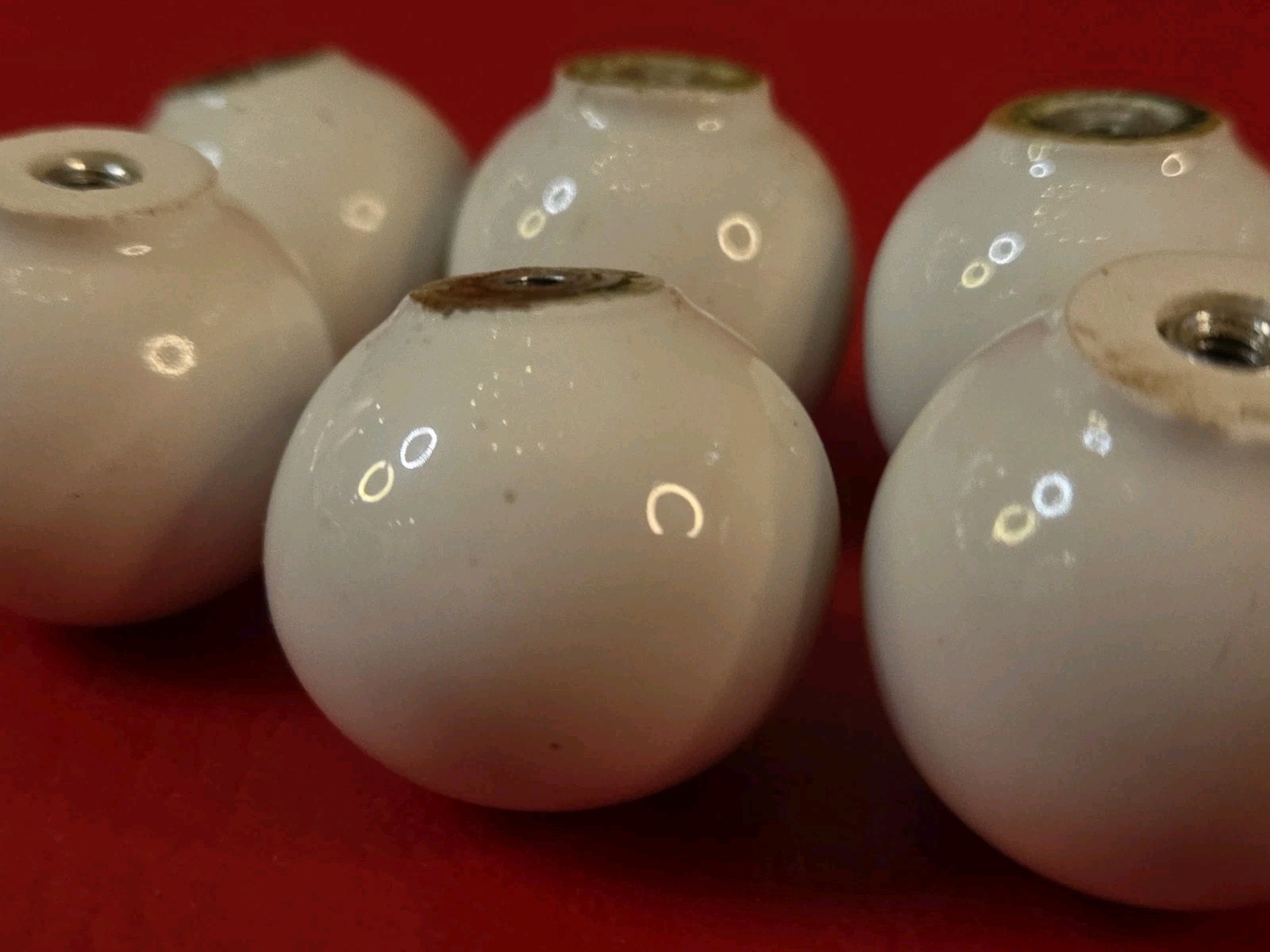 6 VTG WHITE PORCELAIN DRAWER ROUND BALL KNOBS CABINET PULLS 1.25″D MID-CENTURY