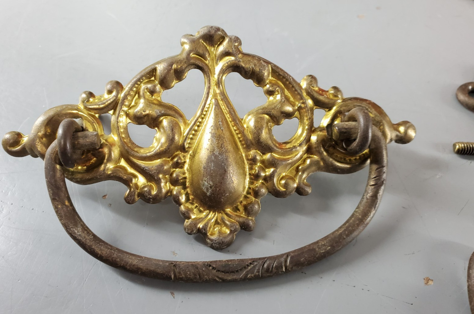 VICTORIAN BRASS DRESSER DROP PULL HANDLES SET LOT 8 ANTIQUE ORNATE DRAWER 1920’s